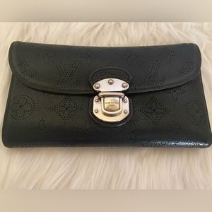 Louis Vuitton Mahina Amelia Wallet